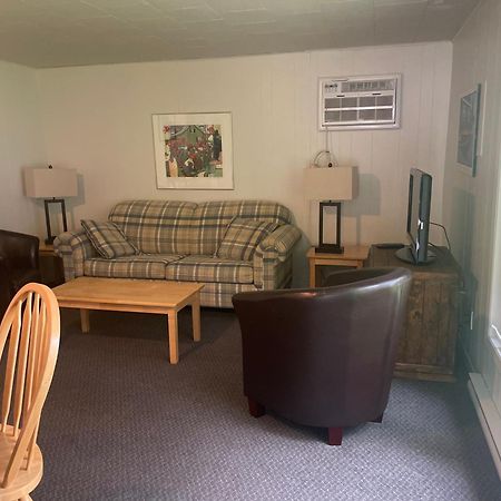 Colonial Bay Motel And Cottages 헌츠빌 외부 사진