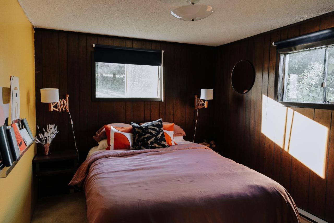 Colonial Bay Motel And Cottages 헌츠빌 외부 사진