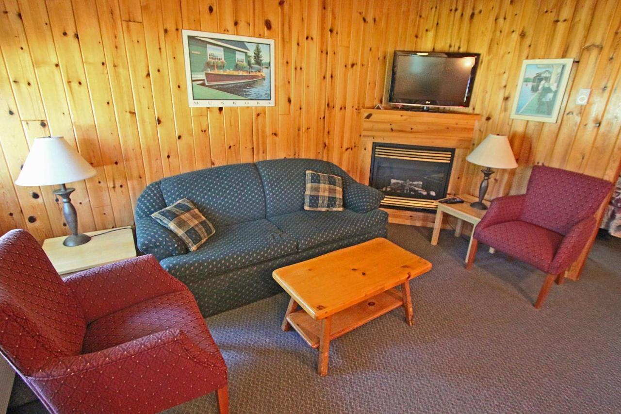 Colonial Bay Motel And Cottages 헌츠빌 외부 사진