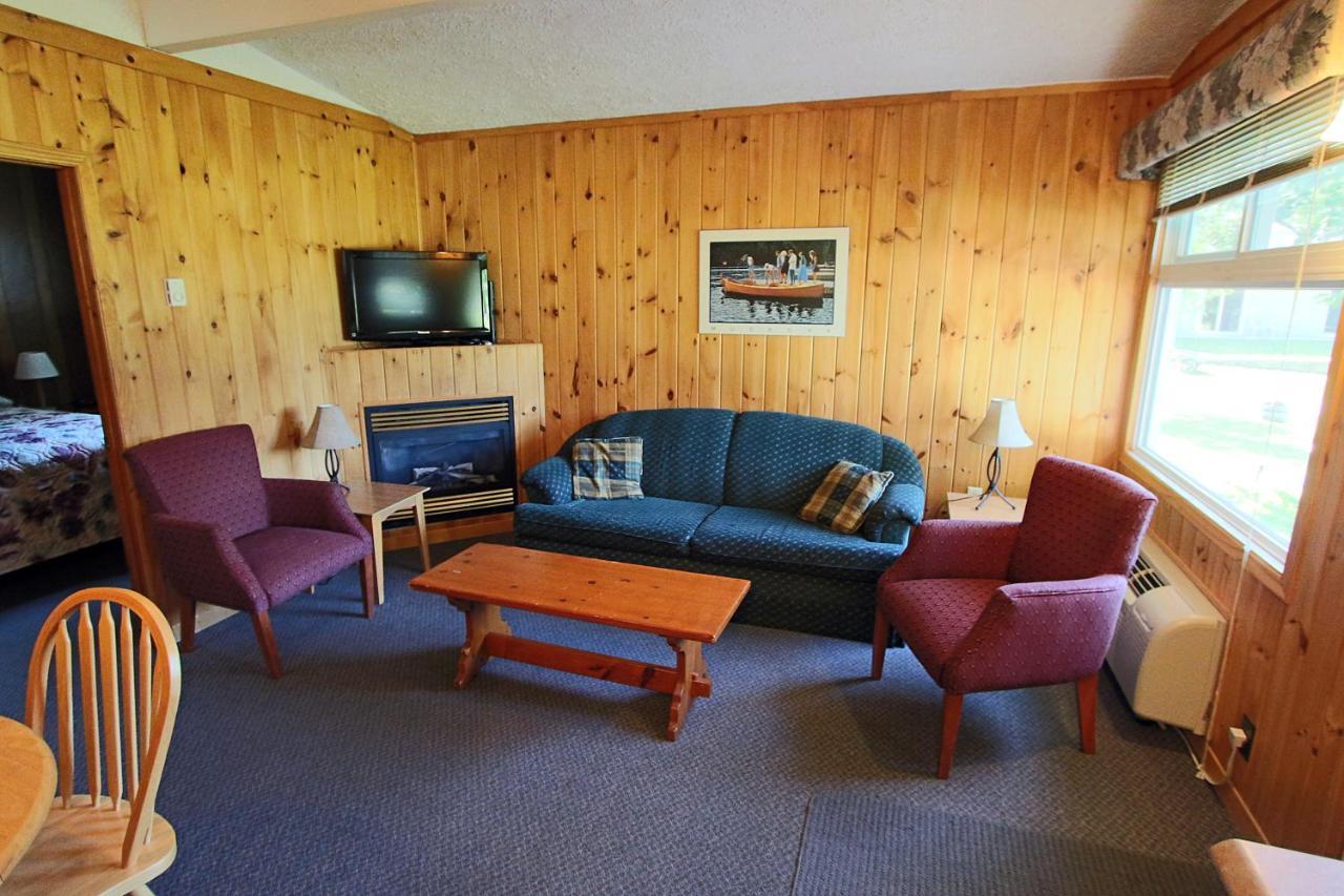 Colonial Bay Motel And Cottages 헌츠빌 객실 사진