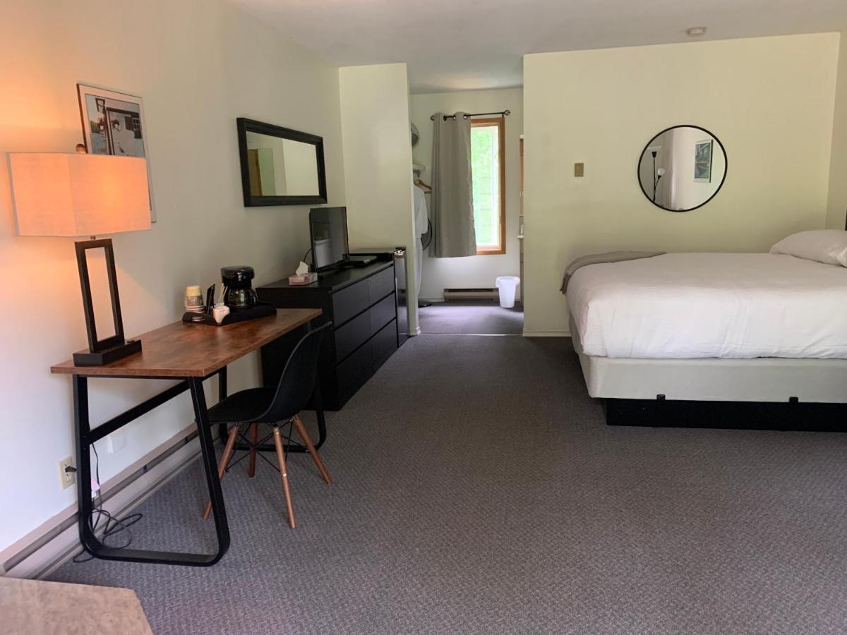 Colonial Bay Motel And Cottages 헌츠빌 외부 사진