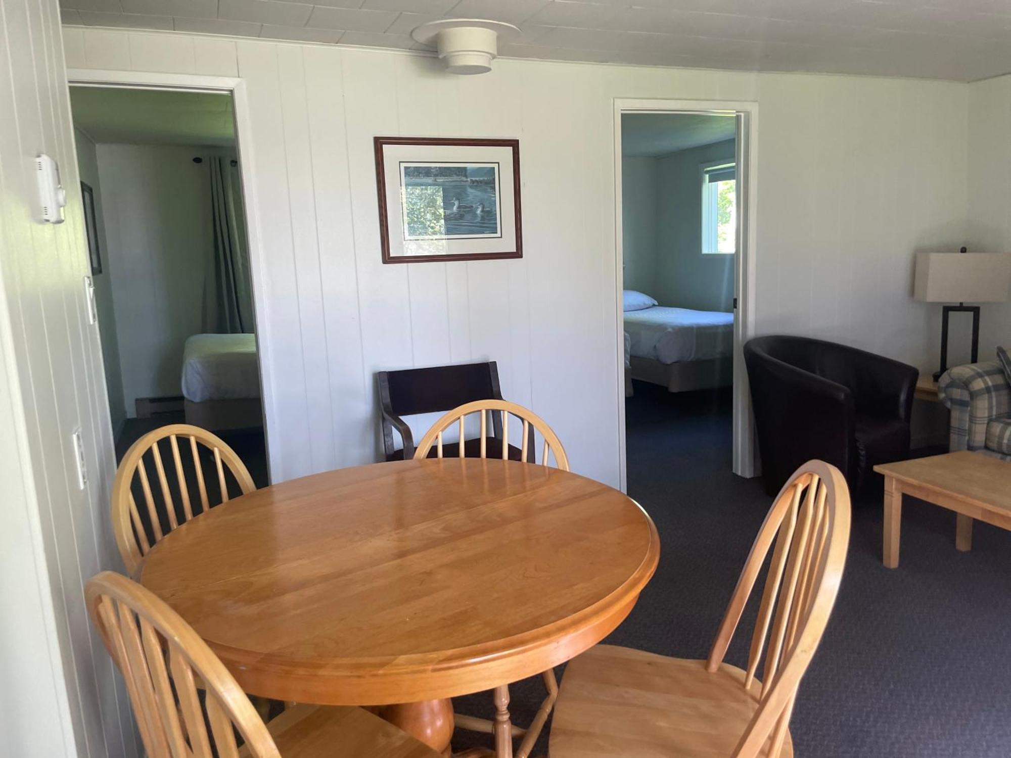 Colonial Bay Motel And Cottages 헌츠빌 외부 사진