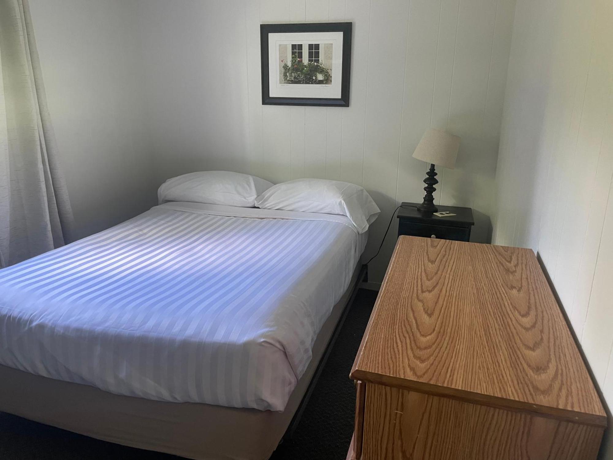Colonial Bay Motel And Cottages 헌츠빌 외부 사진